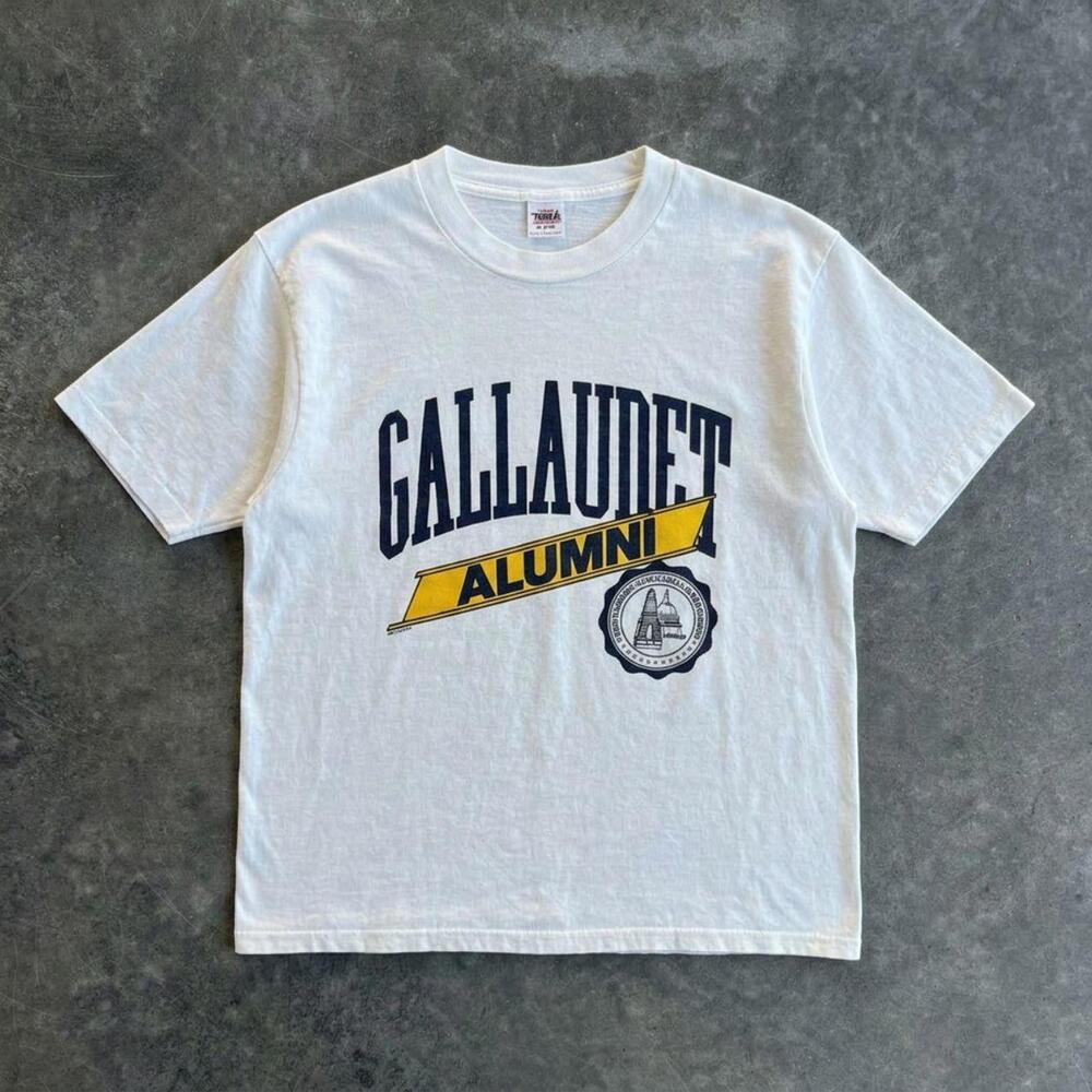Vintage Gallaudet University Alumni Graphic T-Shirt
